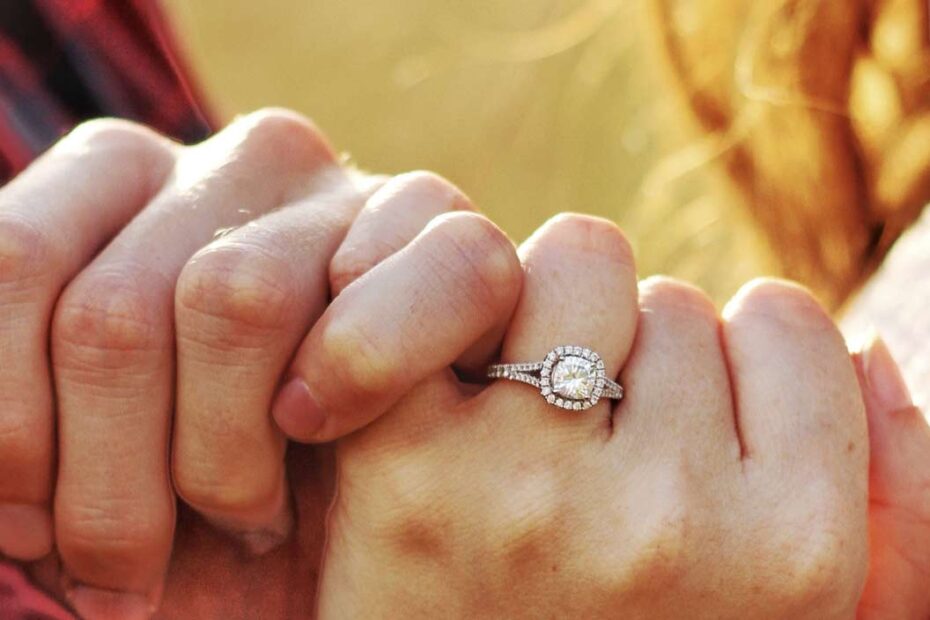 How To Get Engaged In The Fall - Villarreal Fine Jewelers
