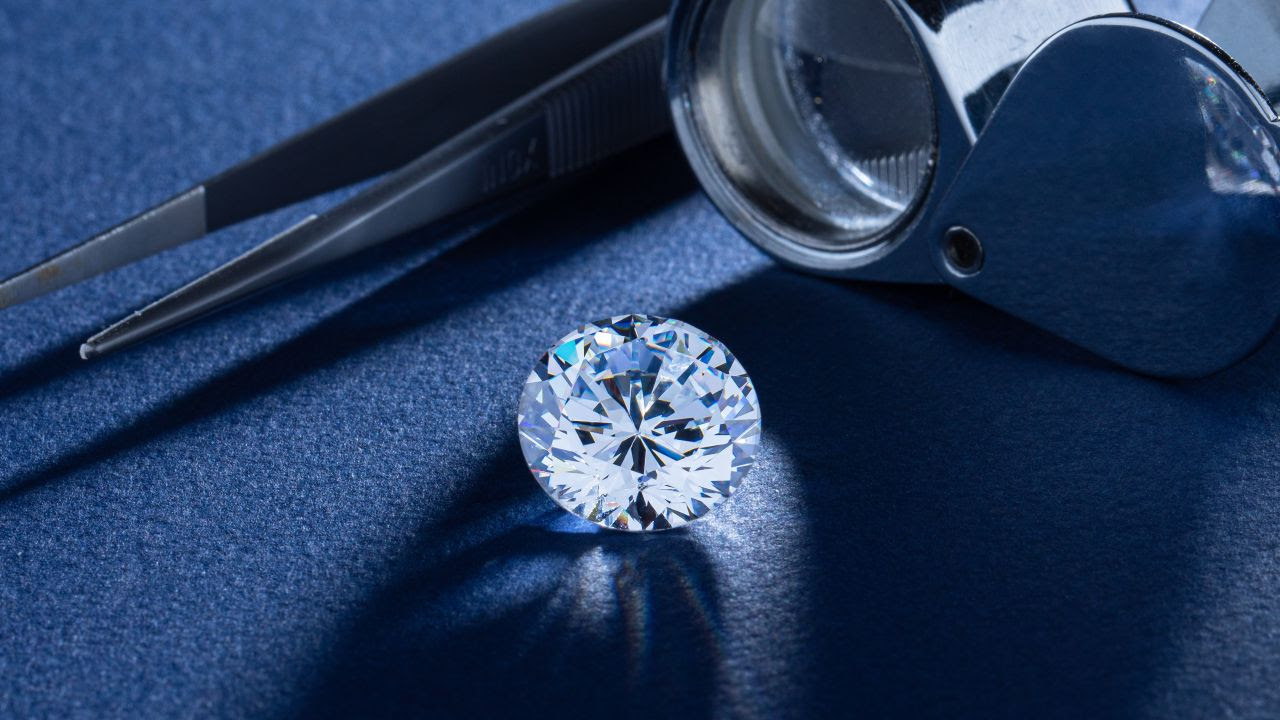 How to buy a loose diamond-Villarreal Jewelers-Austin, TX