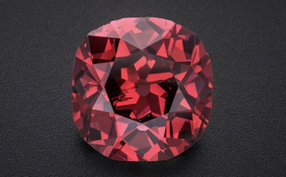 Smithsonian rarest fancy red diamond- Jewelers Blog-Villarreal Jewelers